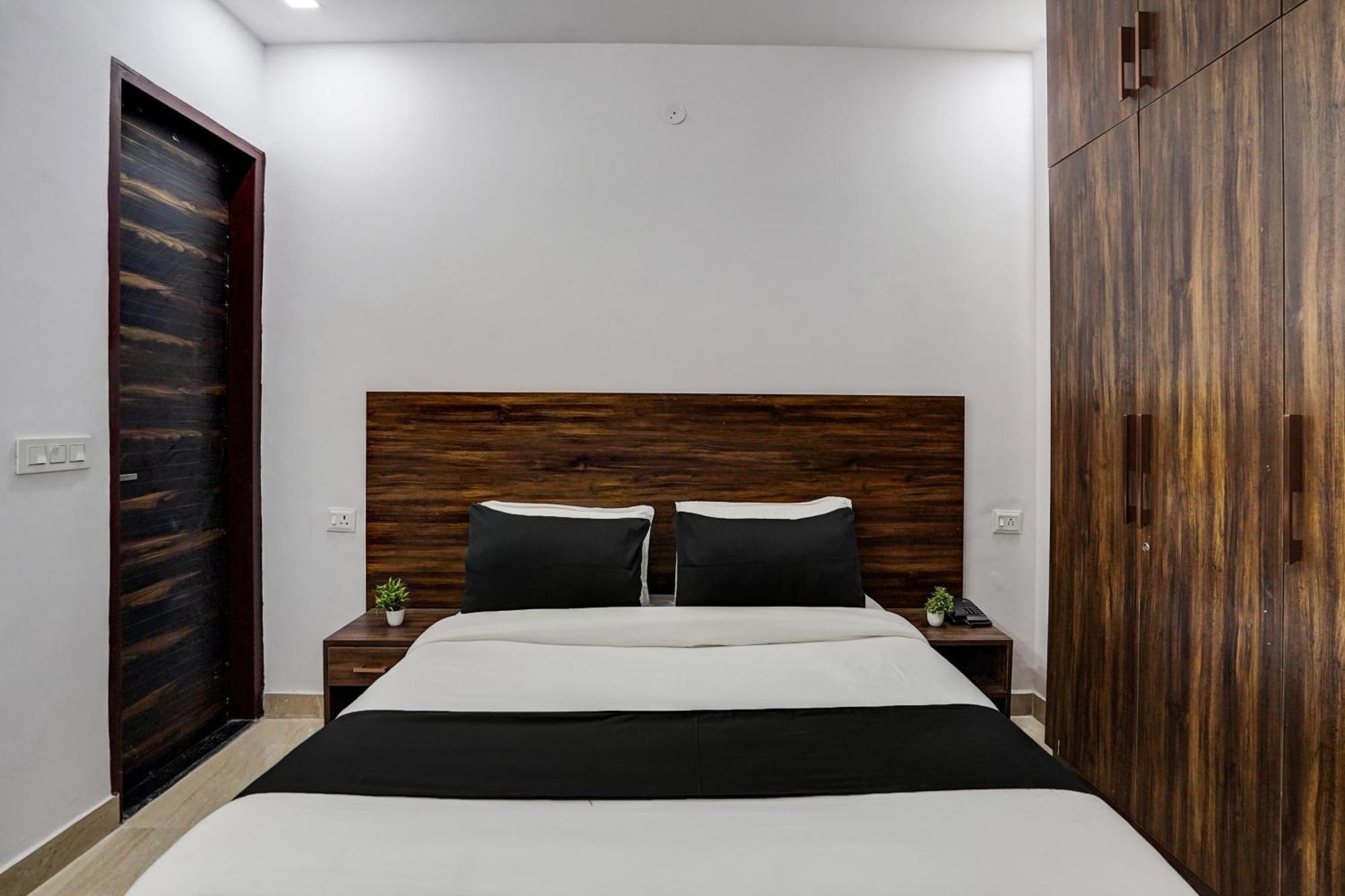 Hotel Townhouse Cloud Bay à Gurgaon Extérieur photo