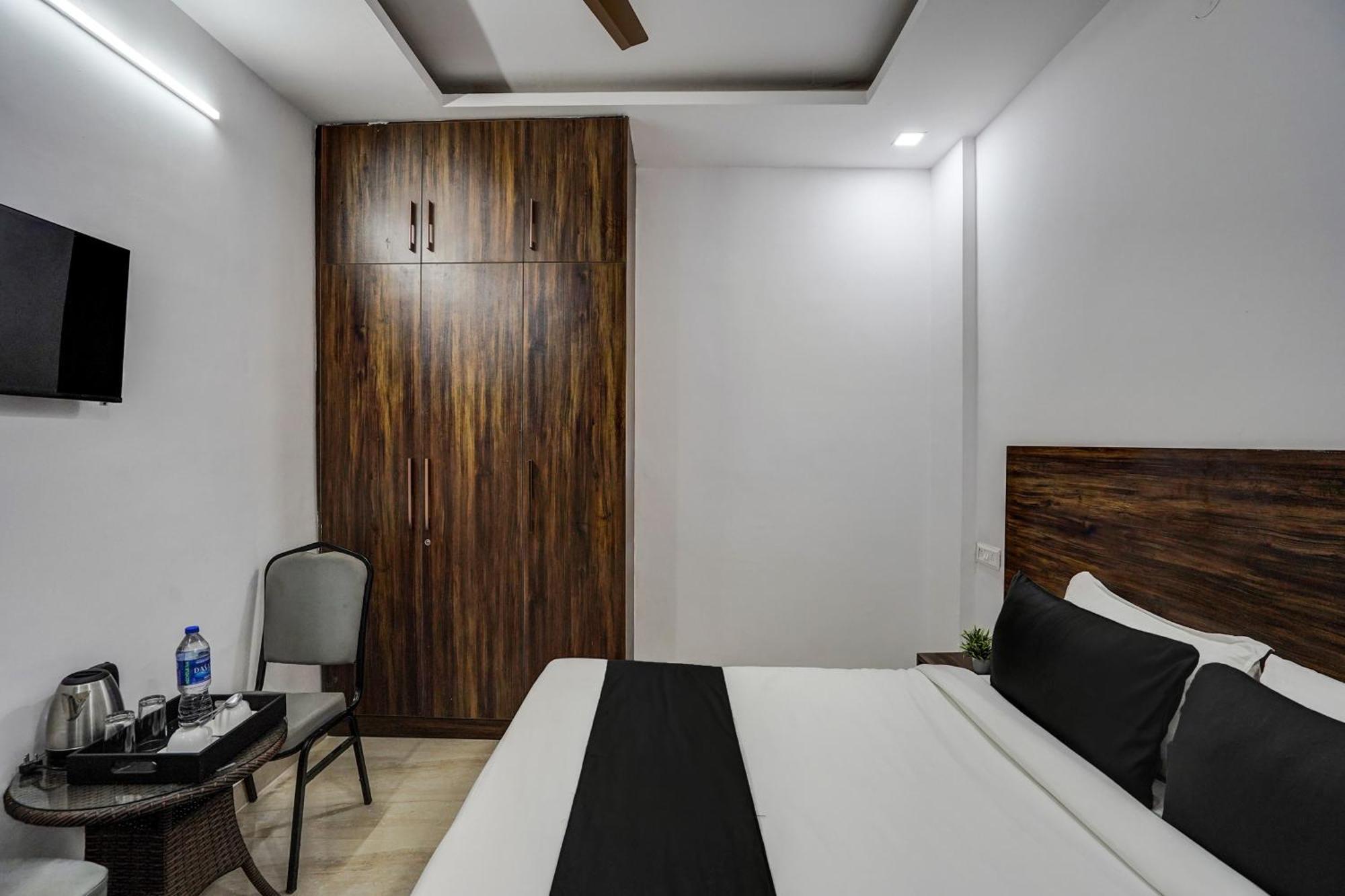 Hotel Townhouse Cloud Bay à Gurgaon Extérieur photo